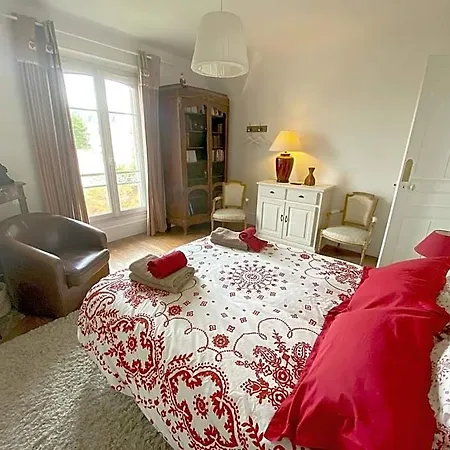 Les De Louis Bed & Breakfast *