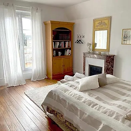 Les De Louis Bed & Breakfast *